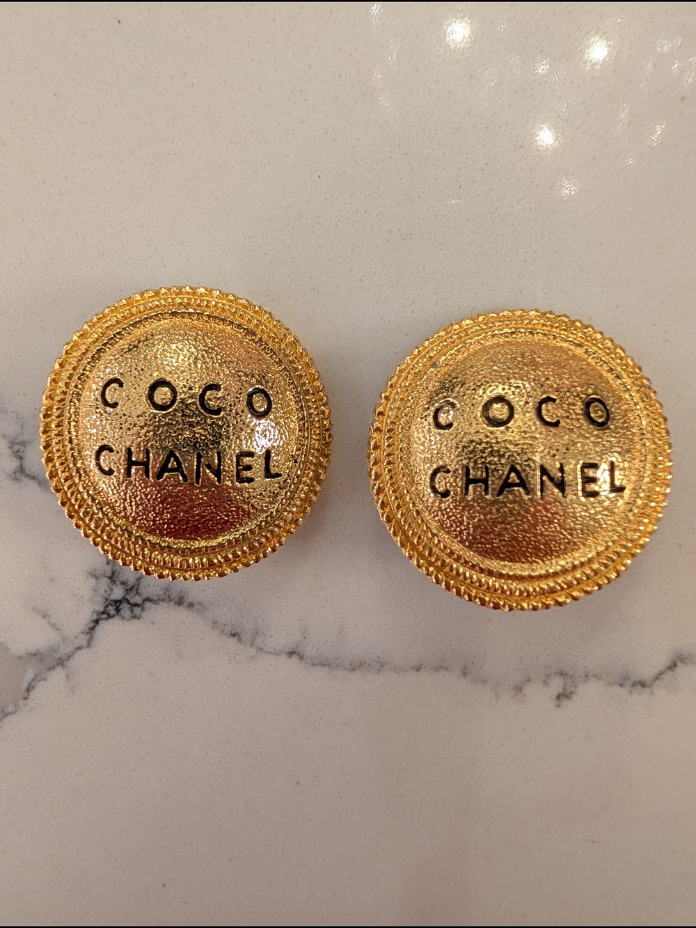 CHANEL Vintage Gold Coco Chanel Logo Clip-On Earrings - Picture 3 of 10